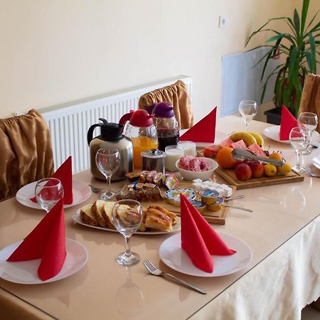 Hotel Living Suto Orizari المظهر الخارجي الصورة