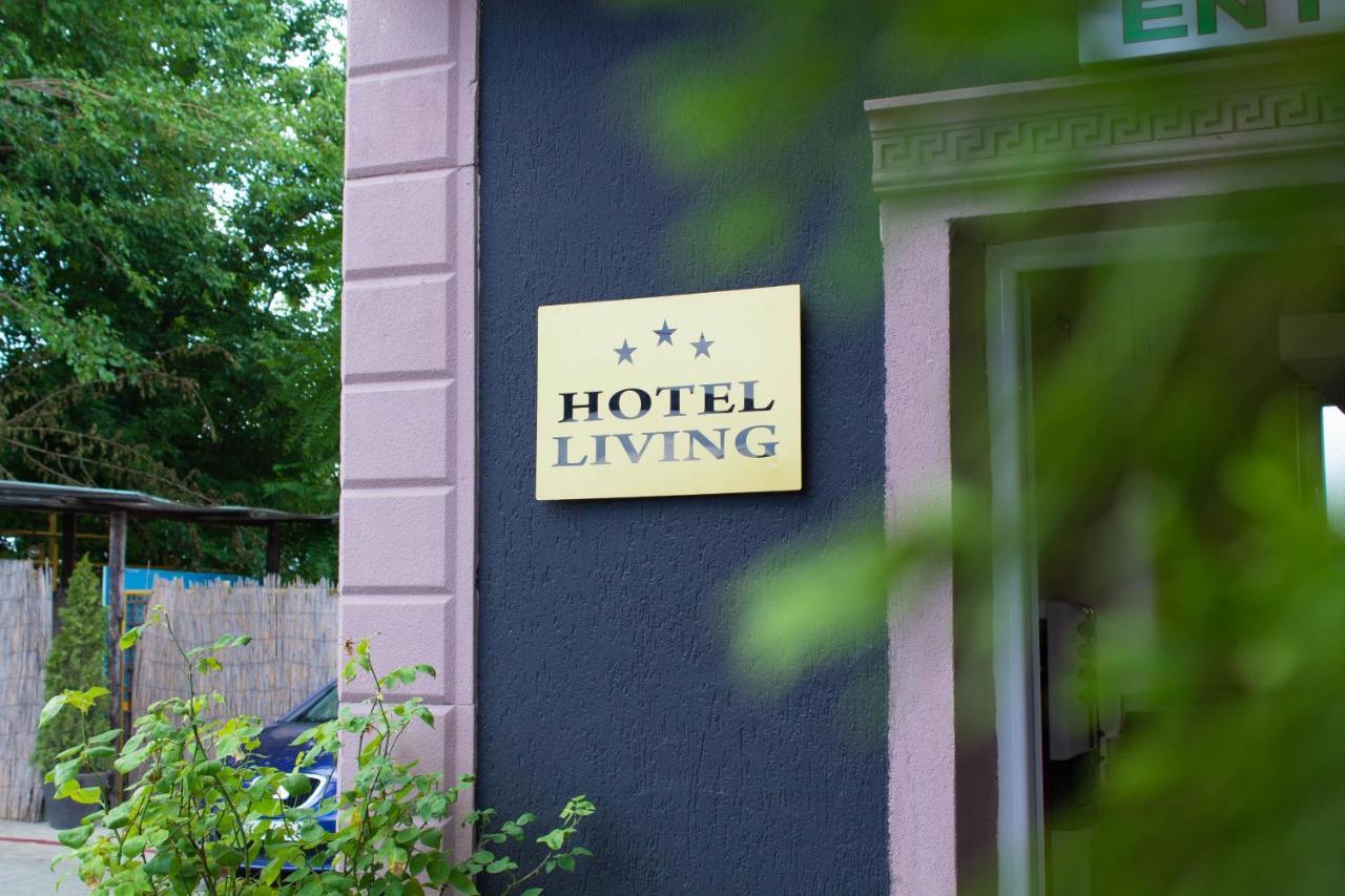 Hotel Living Suto Orizari المظهر الخارجي الصورة