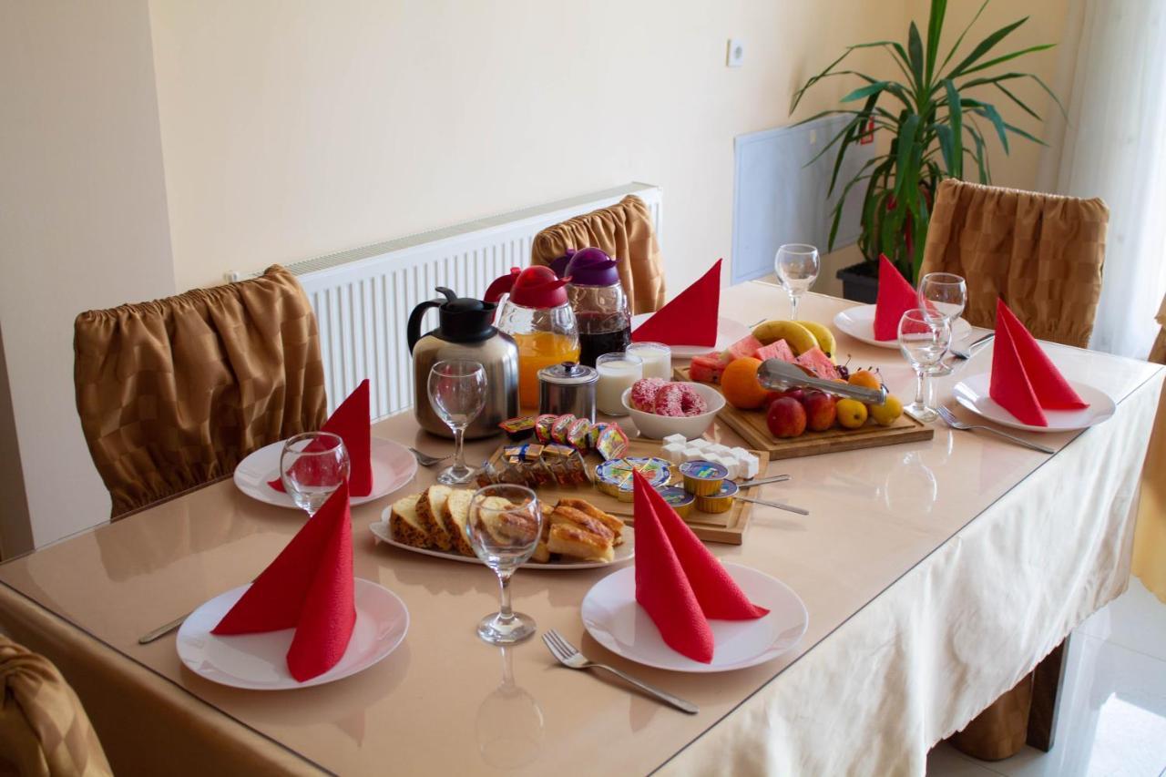 Hotel Living Suto Orizari المظهر الخارجي الصورة