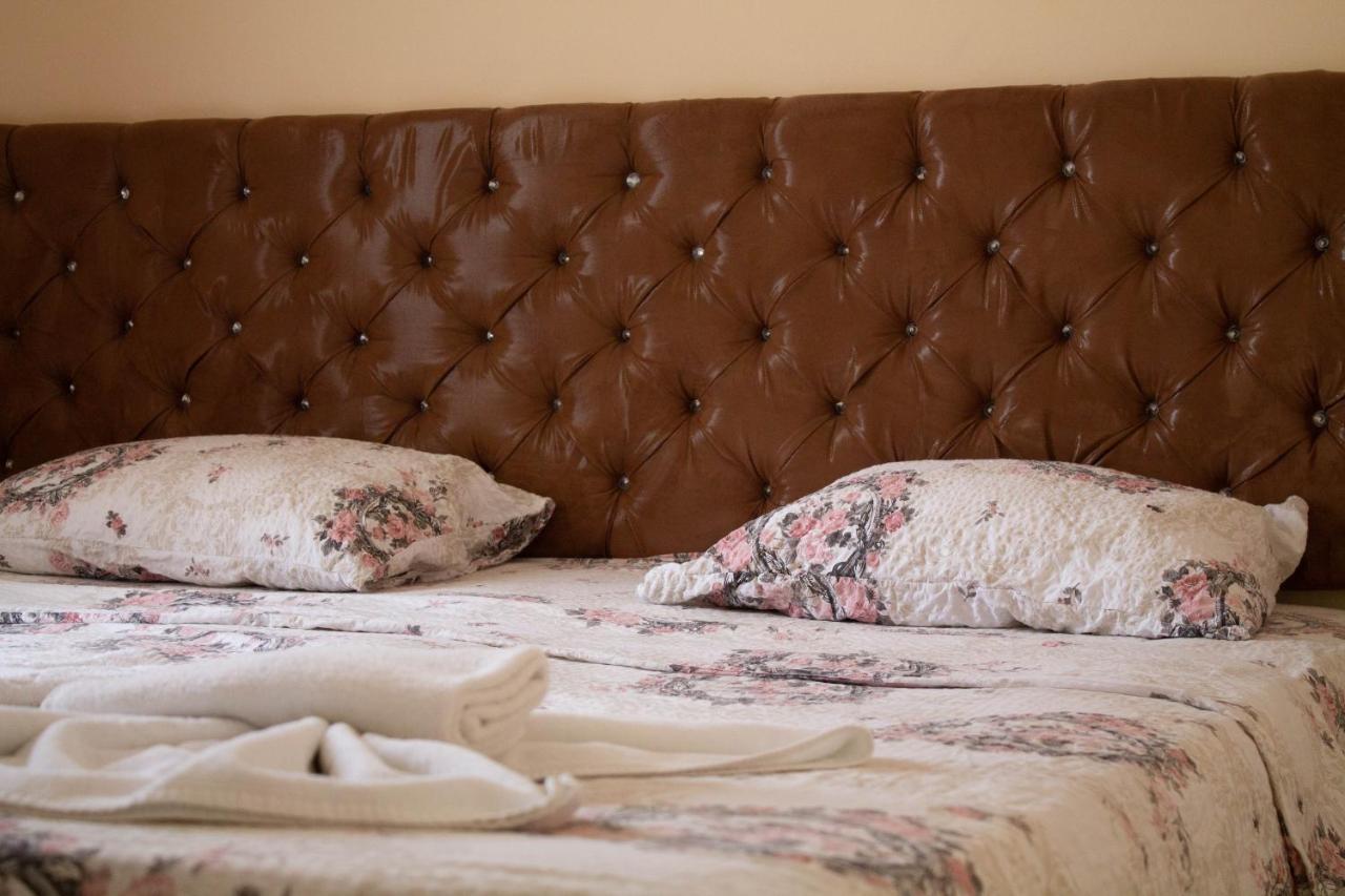 Hotel Living Suto Orizari المظهر الخارجي الصورة