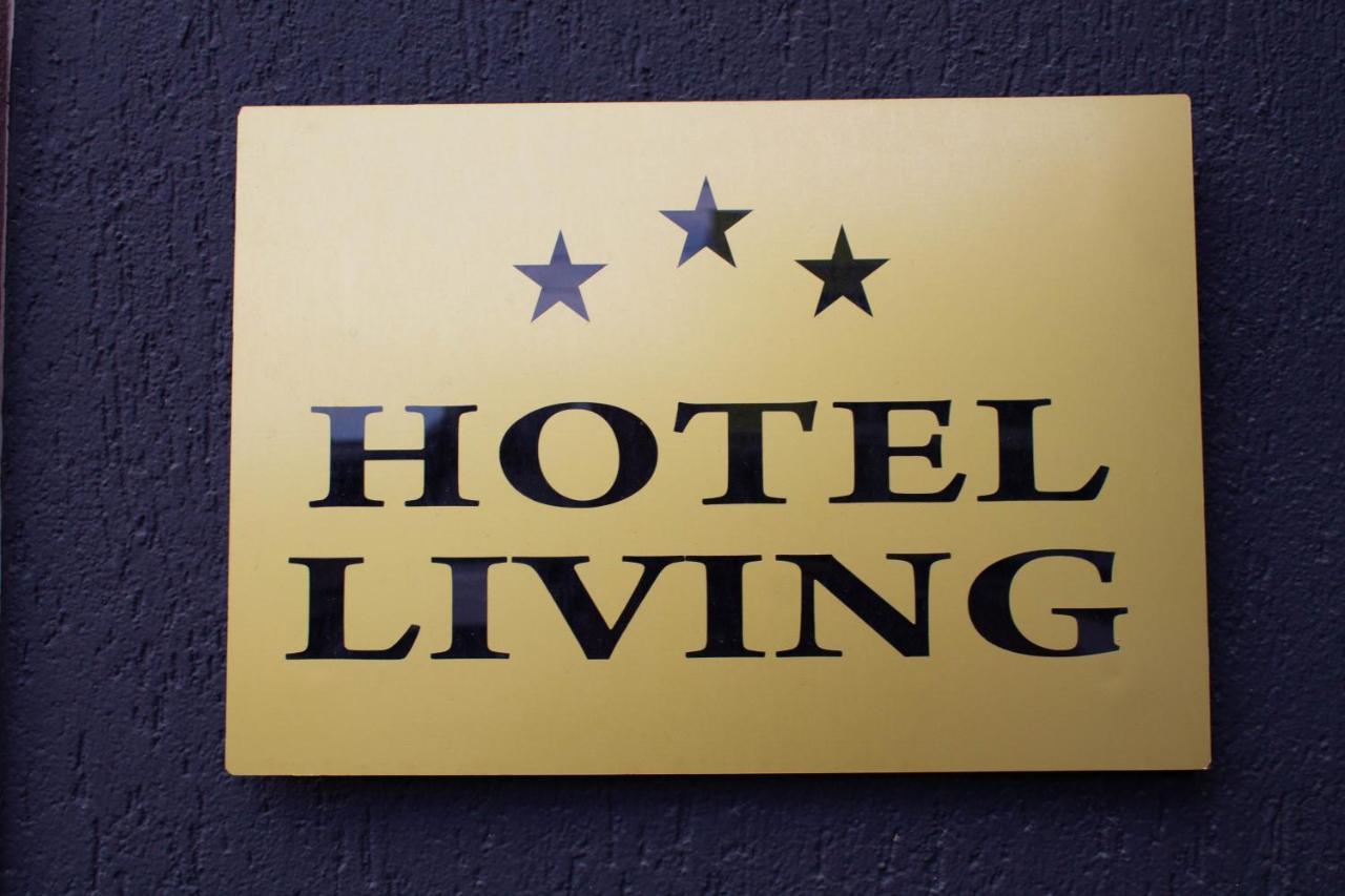 Hotel Living Suto Orizari المظهر الخارجي الصورة
