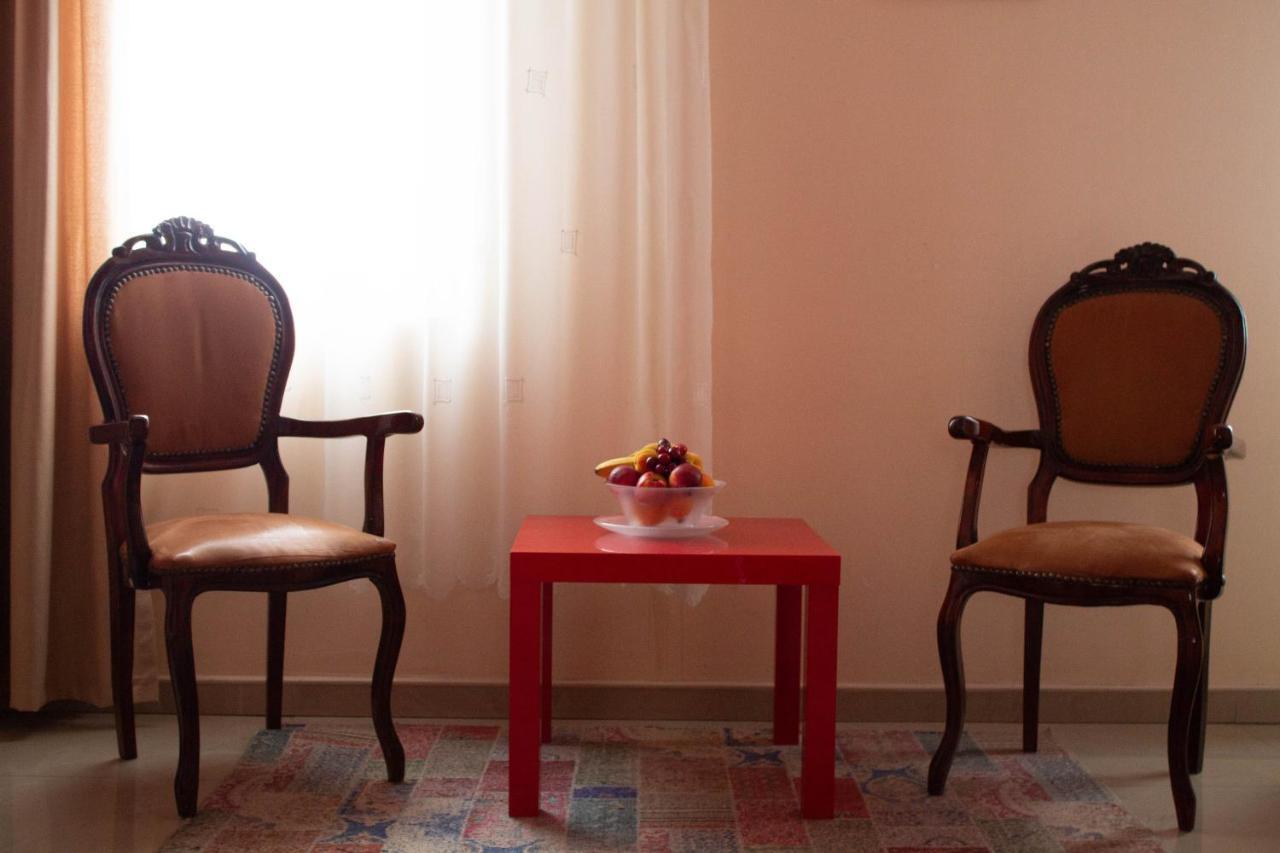 Hotel Living Suto Orizari المظهر الخارجي الصورة