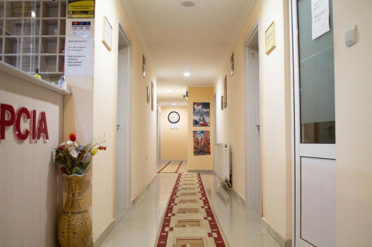 Hotel Living Suto Orizari المظهر الخارجي الصورة