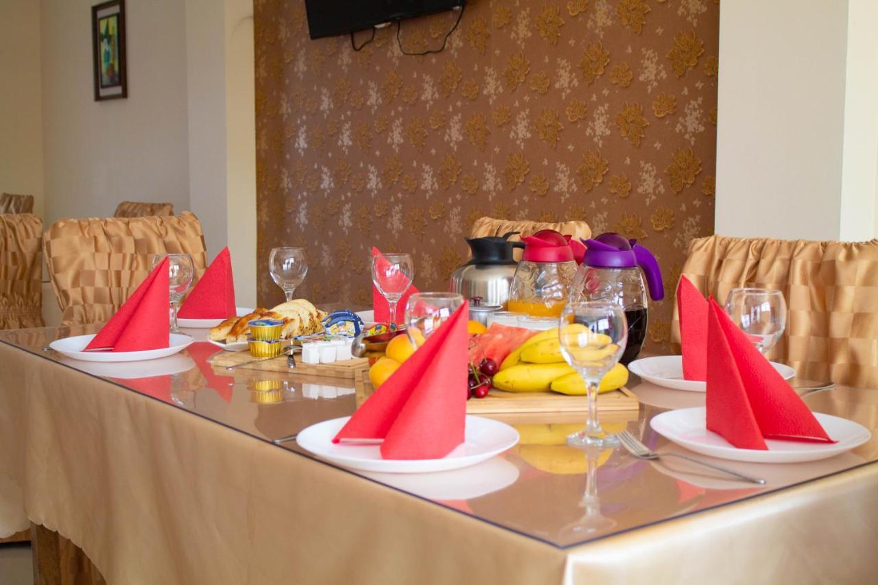 Hotel Living Suto Orizari المظهر الخارجي الصورة