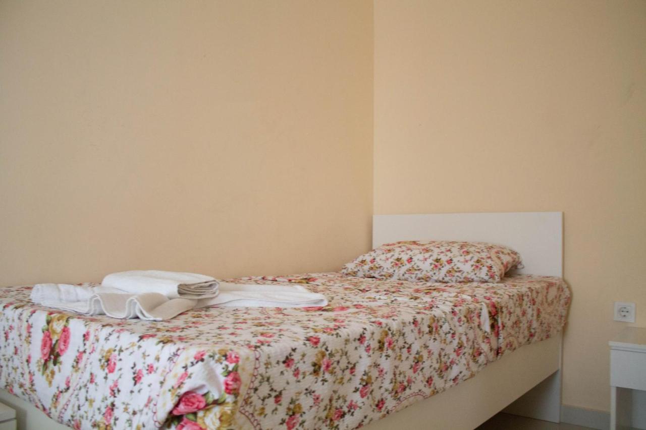 Hotel Living Suto Orizari المظهر الخارجي الصورة