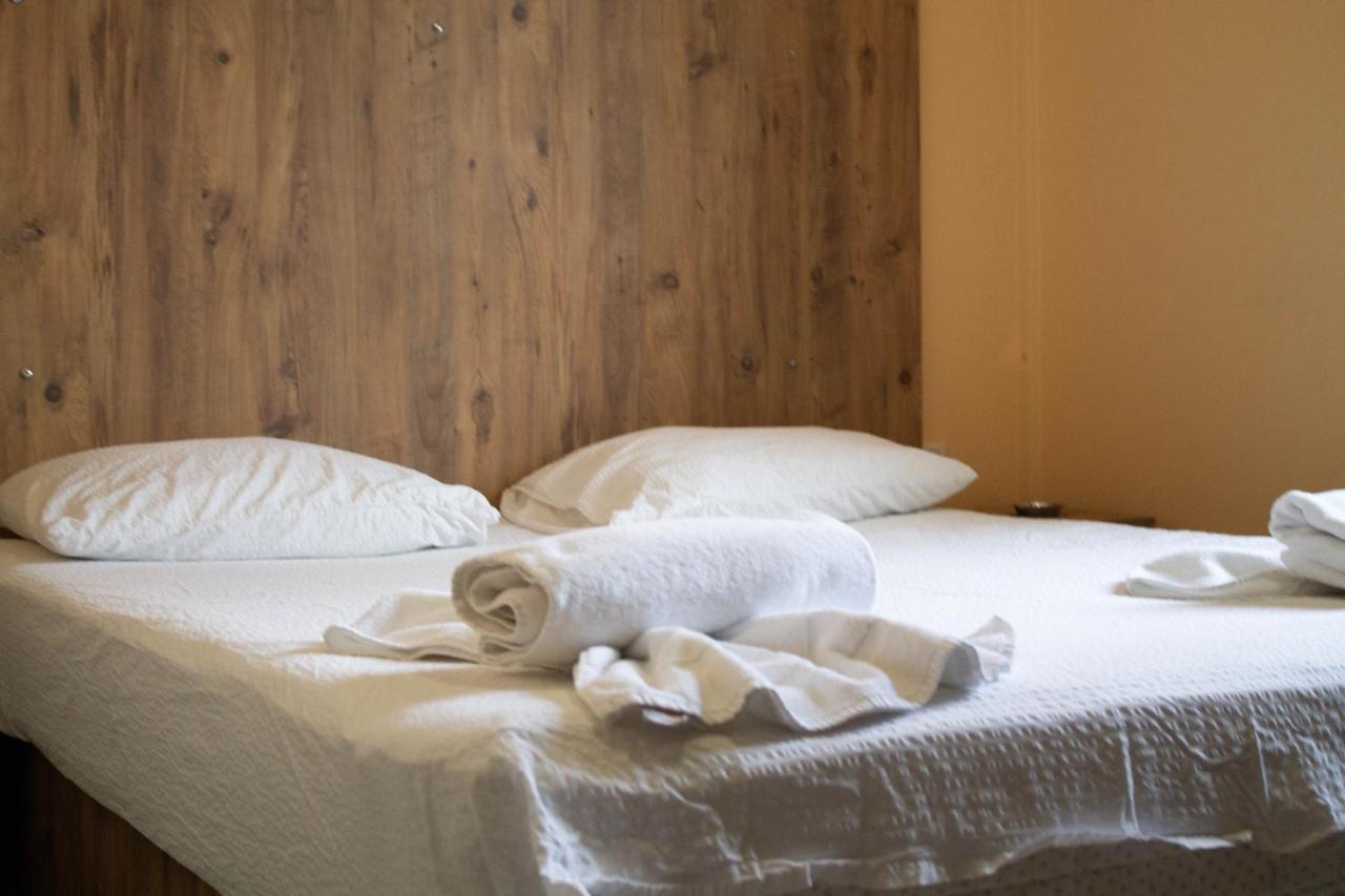 Hotel Living Suto Orizari المظهر الخارجي الصورة