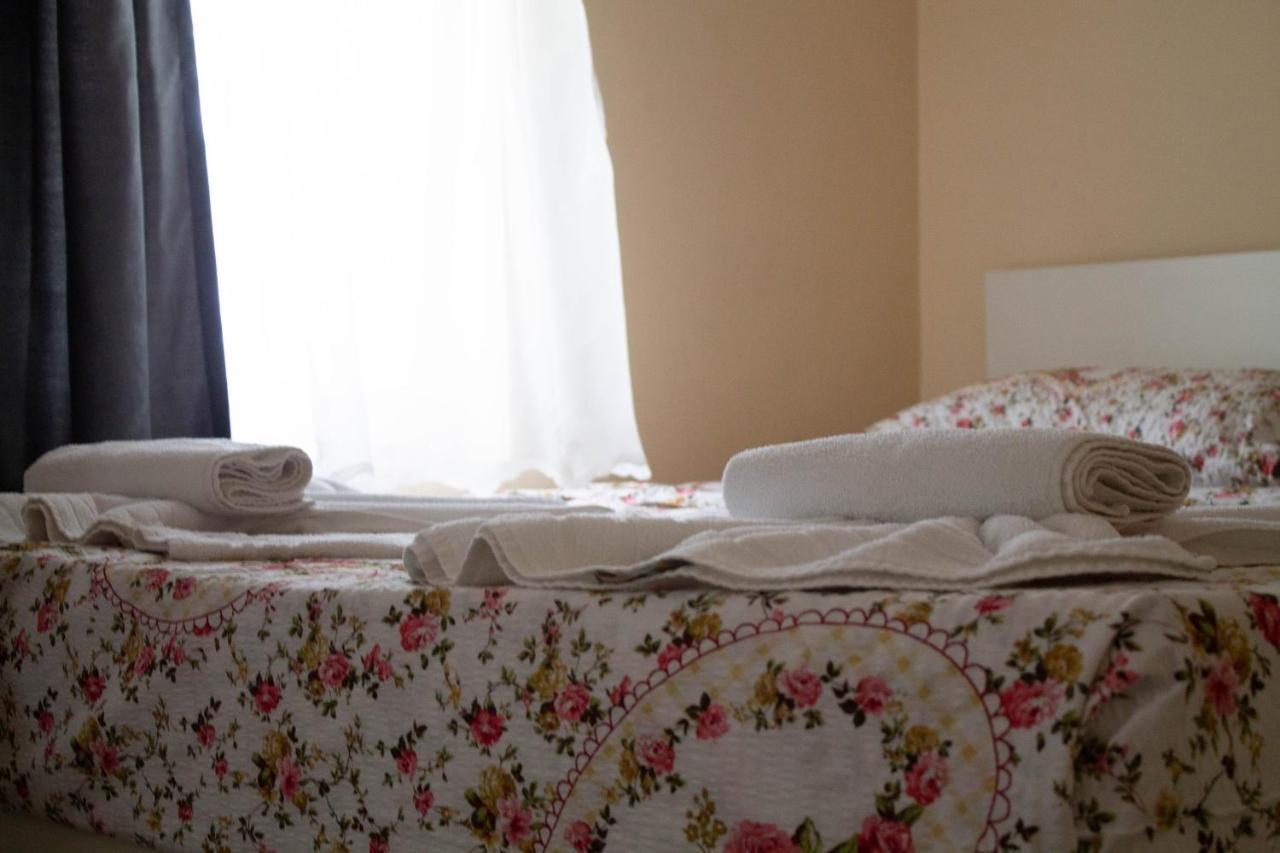 Hotel Living Suto Orizari المظهر الخارجي الصورة