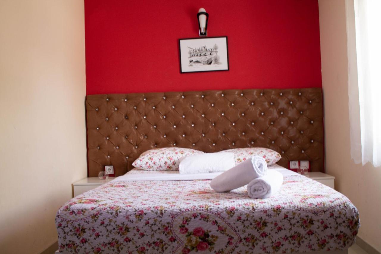 Hotel Living Suto Orizari المظهر الخارجي الصورة