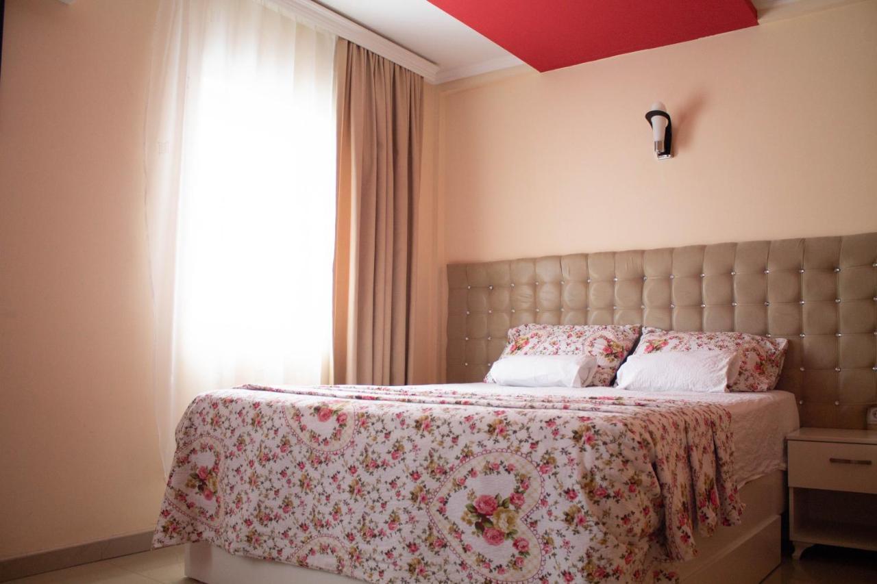 Hotel Living Suto Orizari المظهر الخارجي الصورة