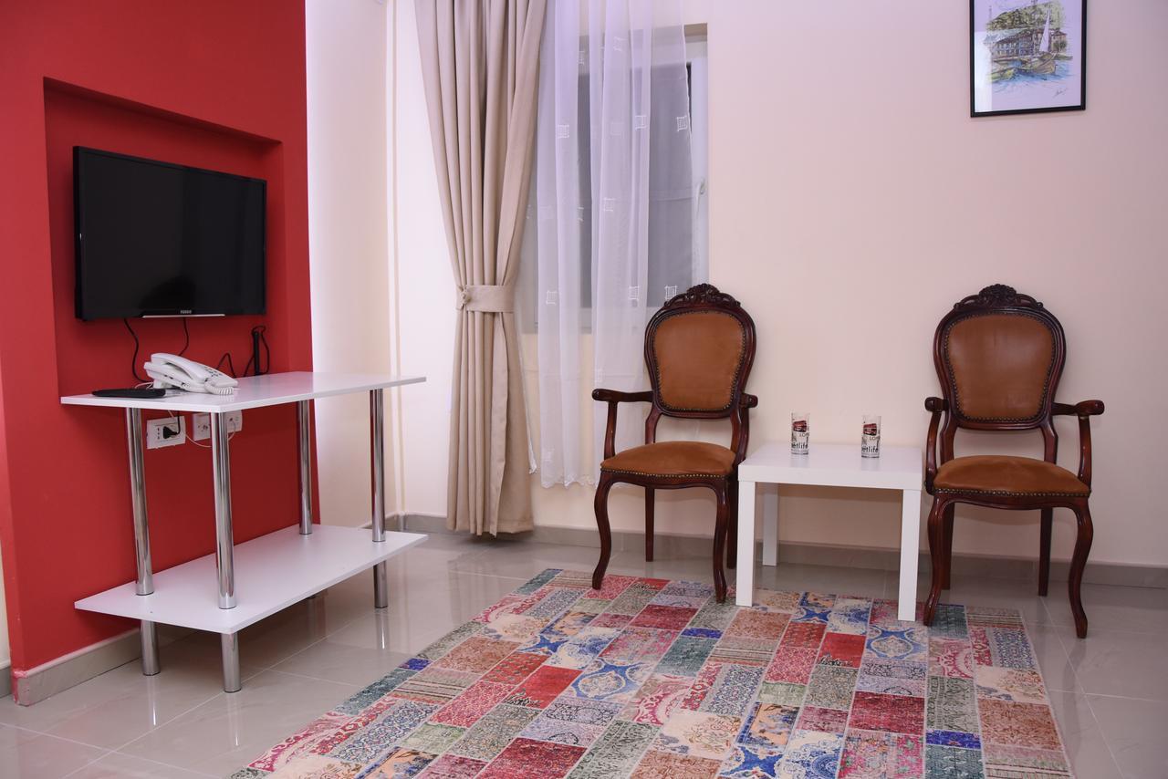 Hotel Living Suto Orizari المظهر الخارجي الصورة
