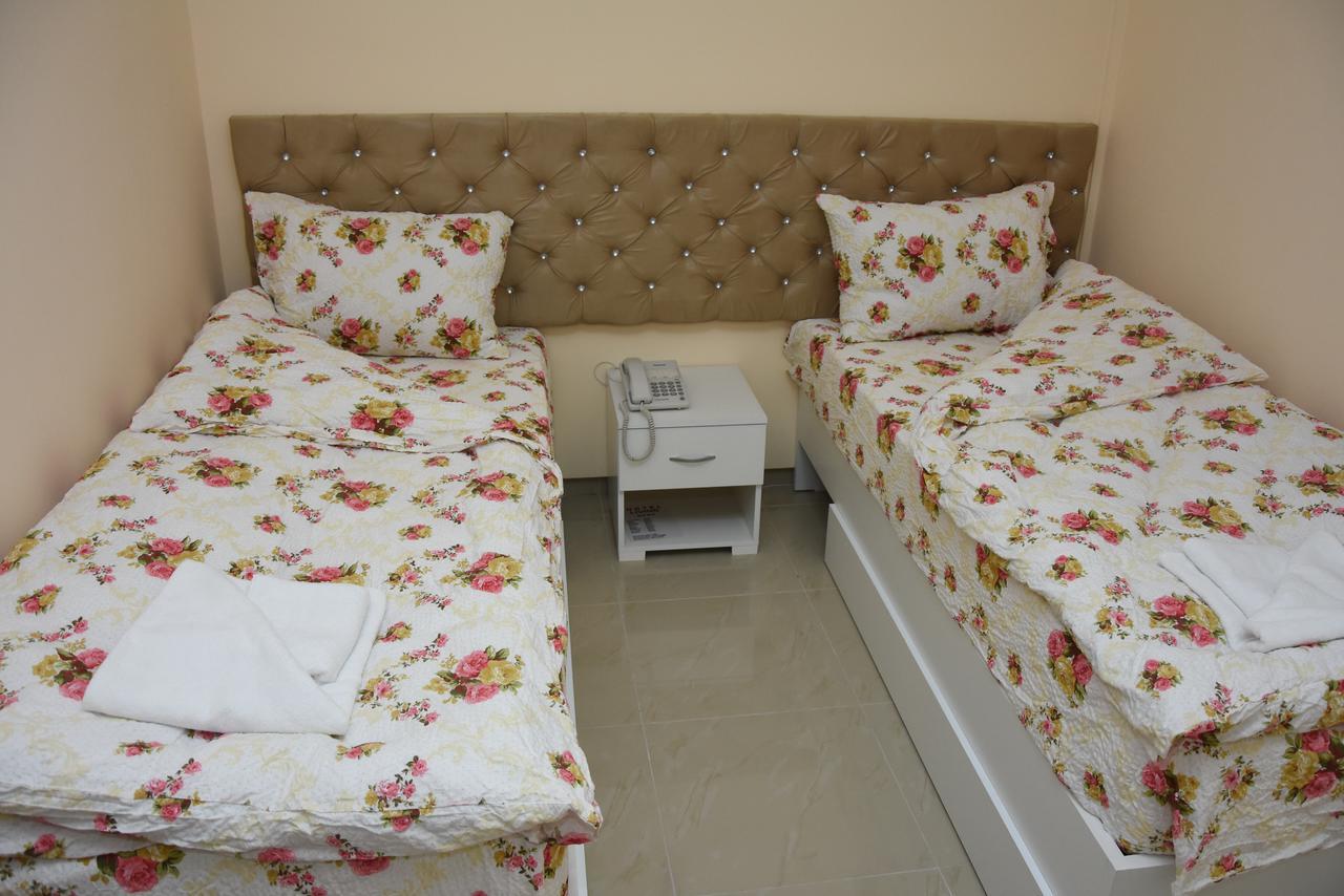 Hotel Living Suto Orizari المظهر الخارجي الصورة