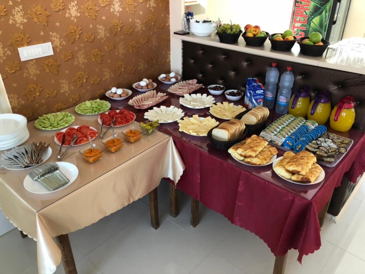 Hotel Living Suto Orizari المظهر الخارجي الصورة